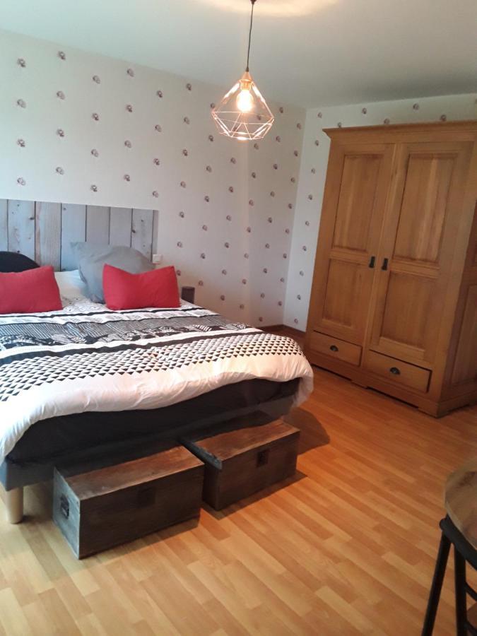 Soulignonne Chambre D'Hotes Cote Jardin מראה חיצוני תמונה
