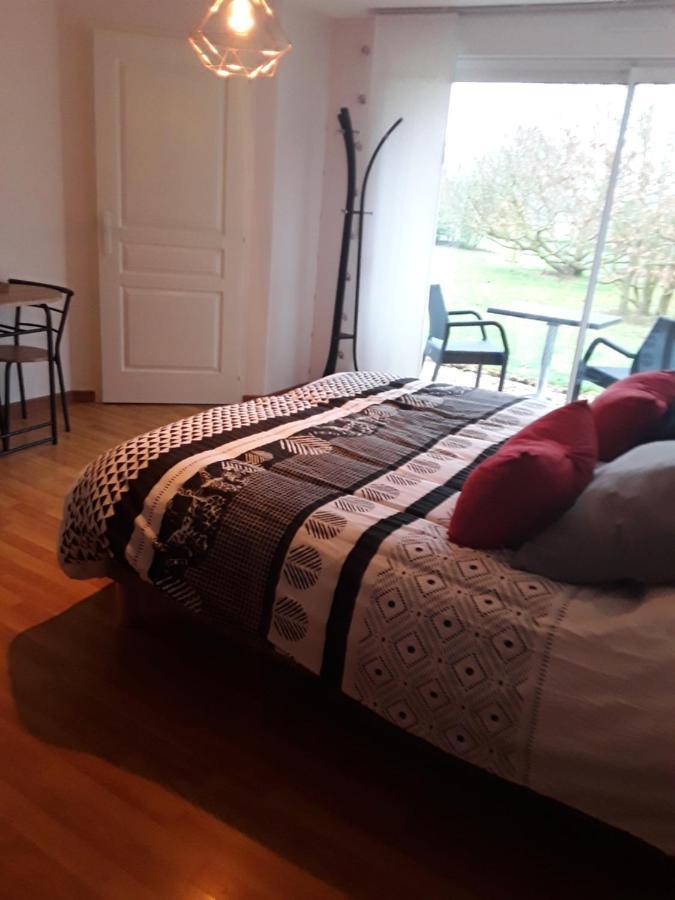 Soulignonne Chambre D'Hotes Cote Jardin מראה חיצוני תמונה